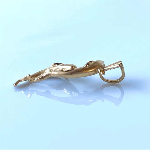⚡️Host Pick⚡️Vintage 14k Twin Dolphin Pendant - Picture 3 of 10